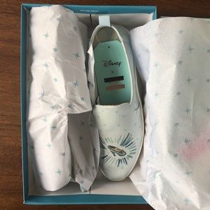 NWT Disney x TOMS Cinderella Glass Slipper